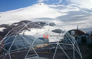 Купольный пункт для размещения альпинистов на Эльбрусе
